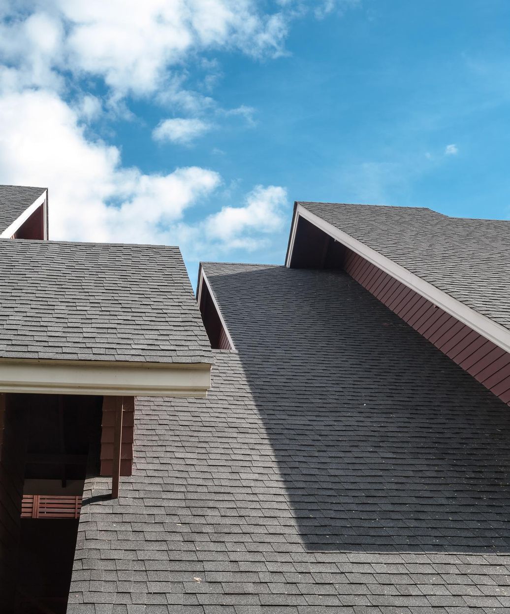 Roof with gutters